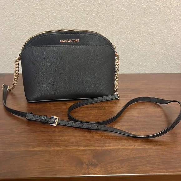 Michael Kors Jet Set Travel MD Dome Crossbody & Wallet, like new! - Picture 3 of 4